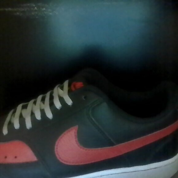 Nike University red black and white court vision low - Picture 4 of 4